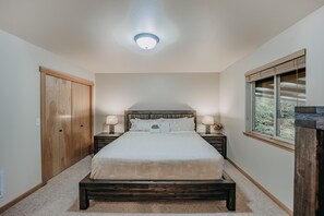 House, 3 Bedrooms, Hot Tub, Mountain View