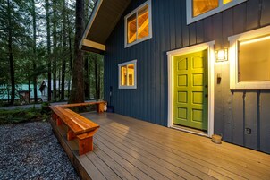 House, 2 Bedrooms, Mountain View | Property grounds