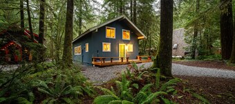 Snowline Cabin 66 - Hot Tub - Wi-fi - 3 Bedroom - Sleeps 10