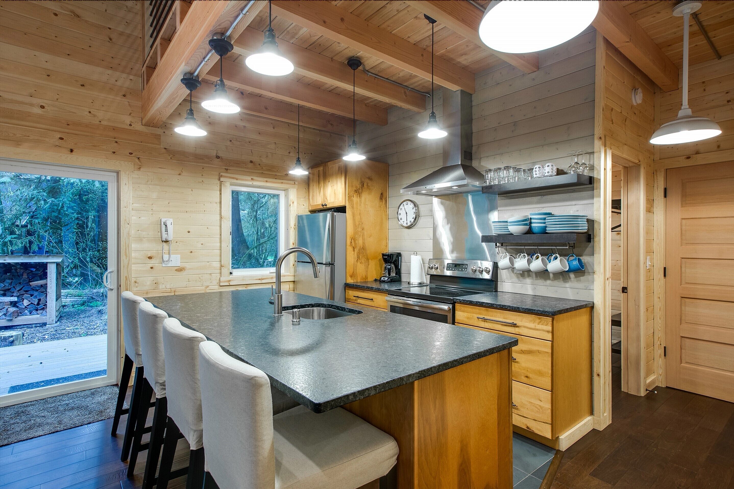 House, 2 Bedrooms, Fireplace, Mountain View | Interior