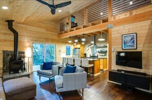 House, 2 Bedrooms, Fireplace, Mountain View | Living room - 74sl - Pets Ok - Wifi - Bbq - Sleeps 8 (Deming)