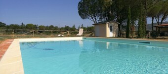 Girasole - Cozy, bright vacation apartment with pool, large garden near the sea