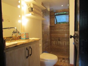 Bathroom - River Front Cabains (Retiro)