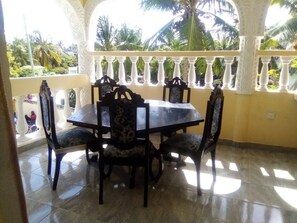 Villa, 1 Schlafzimmer, Balkon, Gartenblick | Speisen