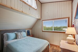 4 bedrooms, iron/ironing board, travel cot, free WiFi