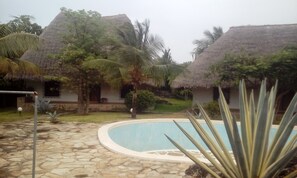 别墅, 4 间卧室, 吸烟房, 阳台 | 泳池 | 室外游泳池