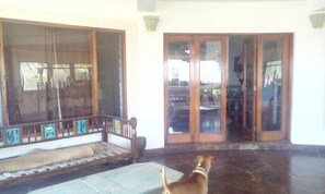 别墅, 4 间卧室, 吸烟房, 阳台 | 住宿内部