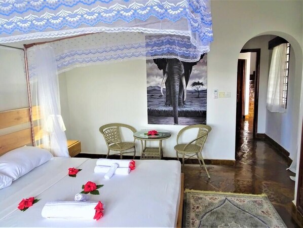 Room, 4 Bedrooms, Smoking, Balcony | 4 bedrooms, internet (free)