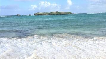 Room, 4 Bedrooms, Smoking, Balcony | Beach