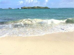 Room, 4 Bedrooms, Smoking, Balcony | Beach