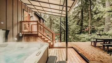 House, 4 Bedrooms, Fireplace | Interior