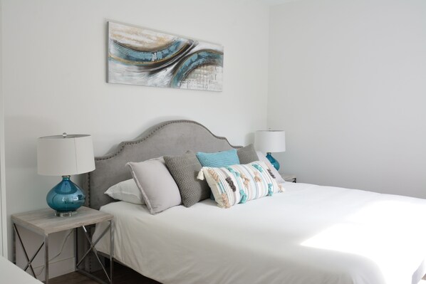 3 chambres, bureau, fer et planche à repasser, accès au Wi-Fi (inclus)