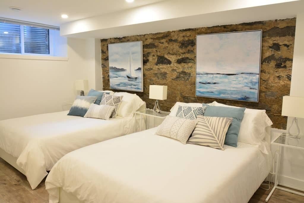 5 bedrooms, desk, iron/ironing board, free WiFi