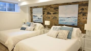 5 bedrooms, desk, iron/ironing board, free WiFi