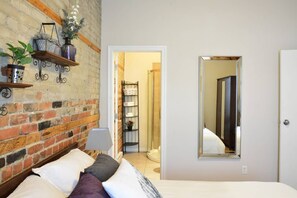 4 Schlafzimmer, Schreibtisch, Bügeleisen/Bügelbrett, Reisekinderbett