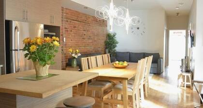 Rare Find! Ground Floor apartment near metro. Patio, 4 bedrooms + 4 bathrooms.