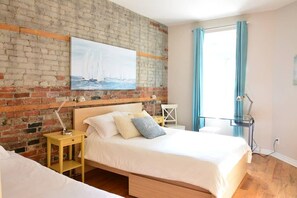 4 Schlafzimmer, Schreibtisch, Bügeleisen/Bügelbrett, Reisekinderbett