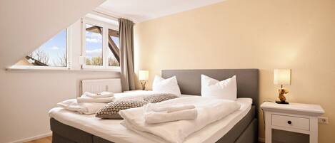 3 Schlafzimmer, Reisekinderbett, kostenloses WLAN, Bettwäsche