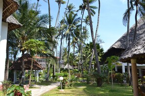 Apartment, 1 Bedroom, Smoking, Balcony | Garden