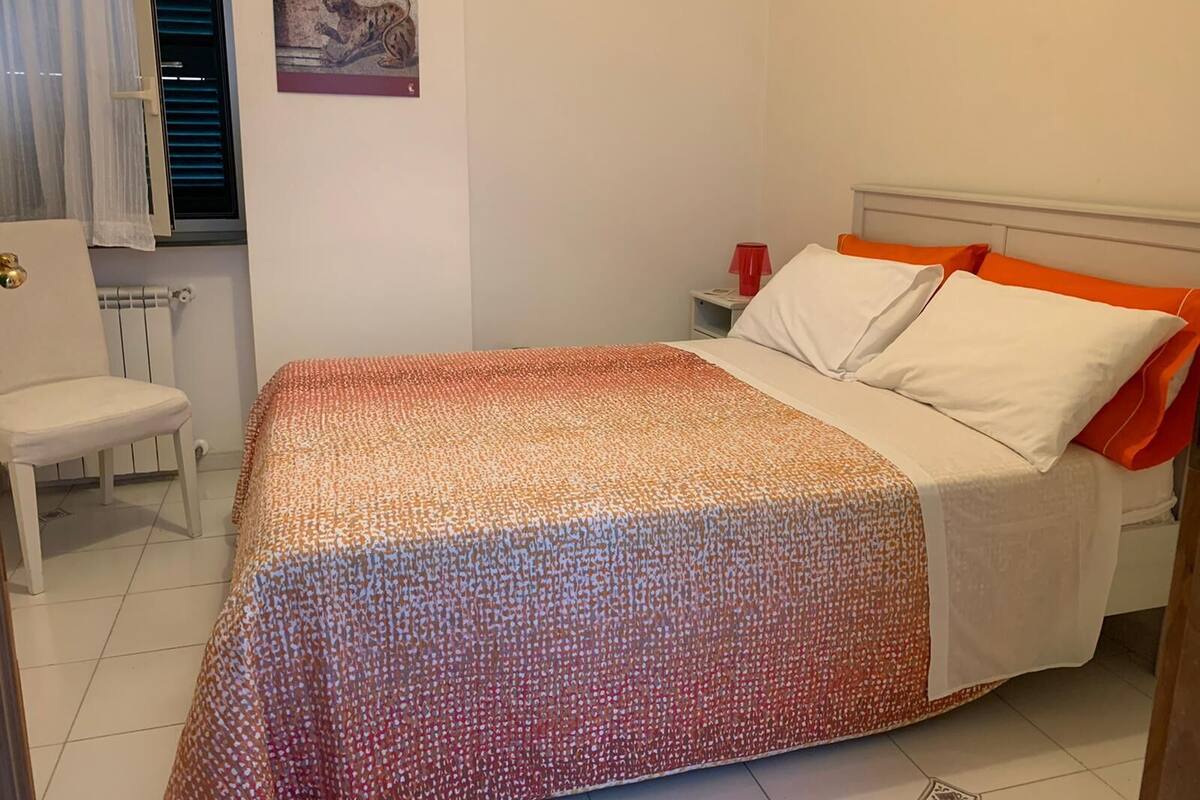Basic Room | Hypo-allergenic bedding available, down comforters, minibar