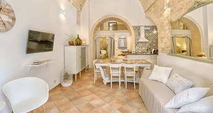 Mario Leggio 83, as at home