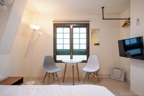 1 多间卧室、办公桌、免费 WiFi、床单