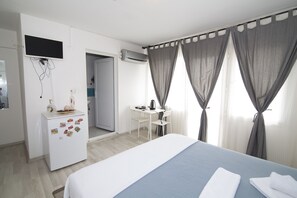 Standard Double Room, Balcony | Interior - Huzur Konaklama (Izmir)