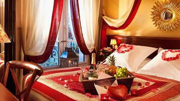 Deluxe Duplex | Desk, laptop workspace, WiFi (free), bed sheets