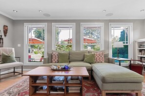 Smart TV, fireplace, DVD player, books