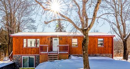 Small town living, walk to everything