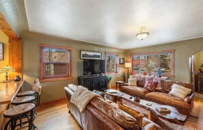 Smart TV, DVD player - Gunnison, Colorado Recreational Lovers!! (Gunnison)