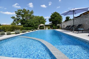Piscine extérieure, piscine chauffée