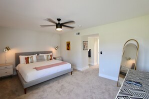 2 habitaciones, tabla de planchar con plancha, cuna de viaje y wifi