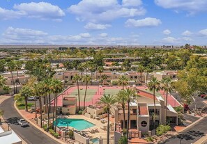 Exterior - Fairway View-Across from Pool-Walk to Resort (Phoenix)
