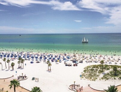 Adorable Private Craftsman with free bikes, near beach & downtown. 