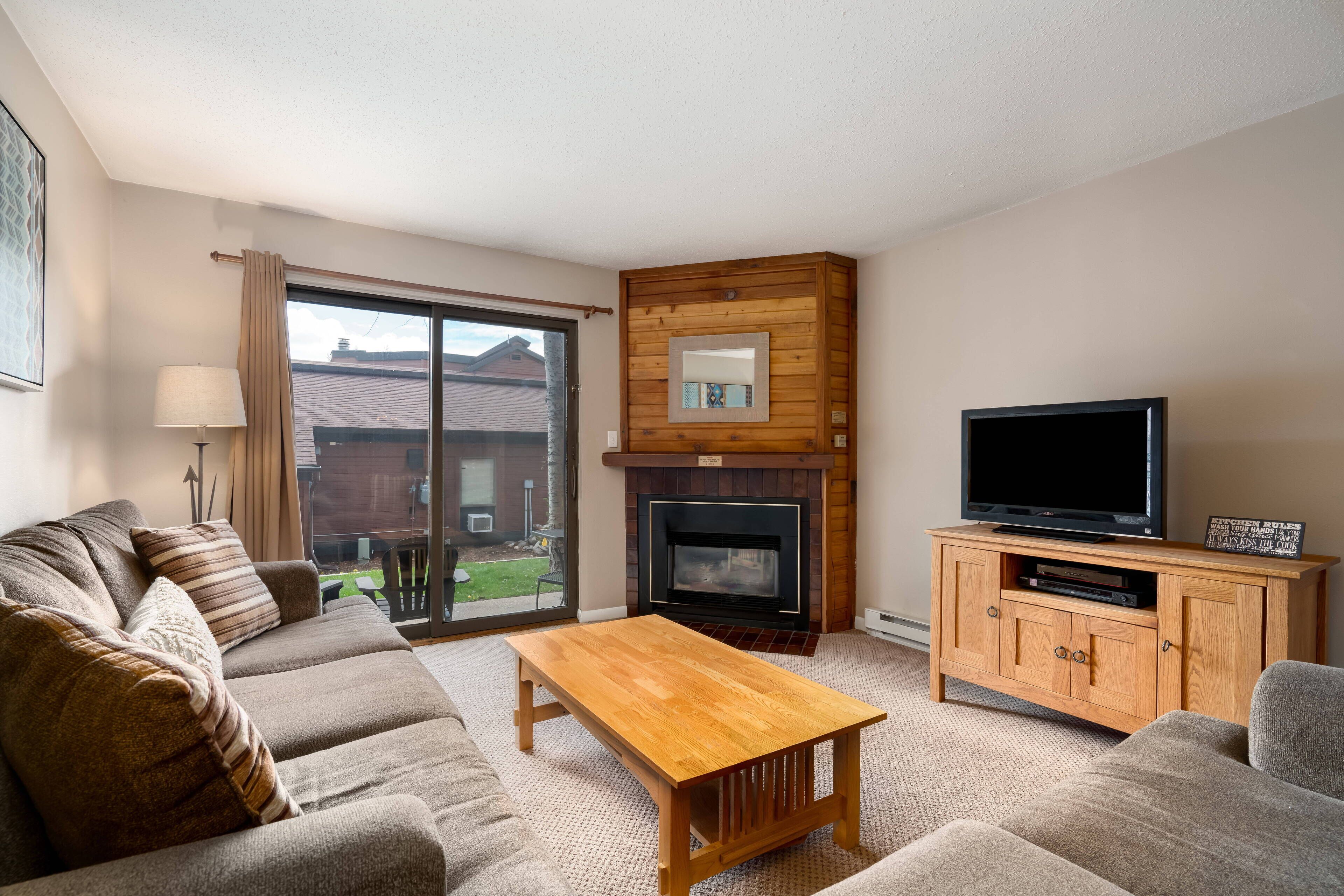 Wonderful Condo. Great Complex, Close to Mountain