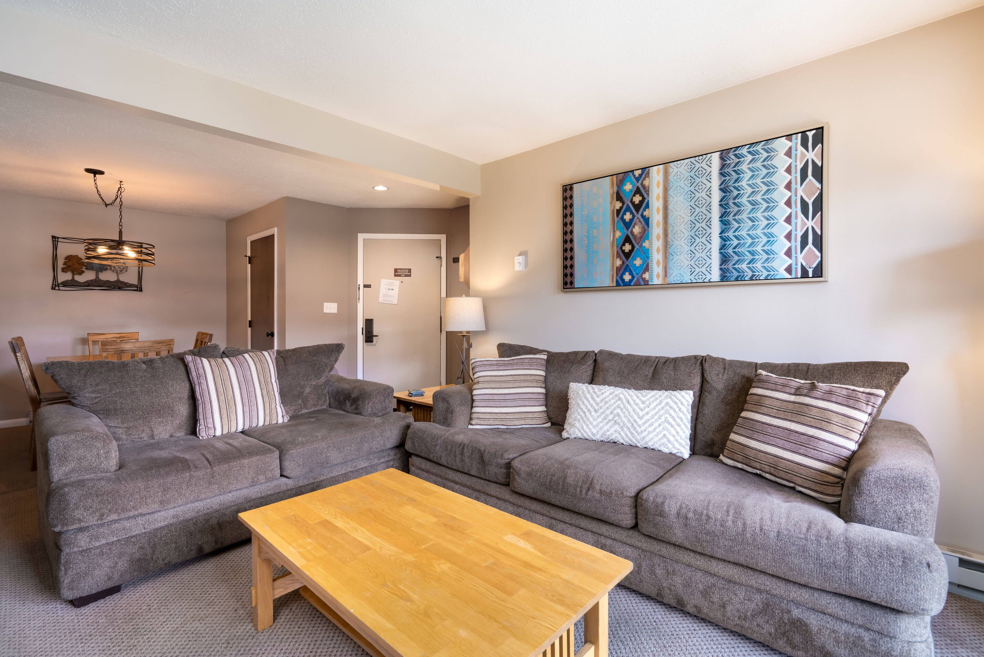 Wonderful Condo. Great Complex, Close to Mountain