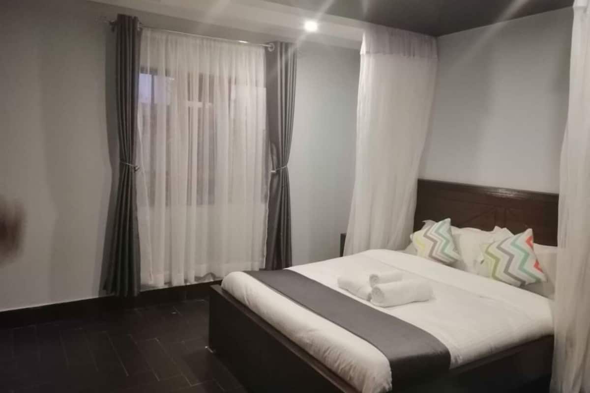 Executive Room | Desk, free WiFi