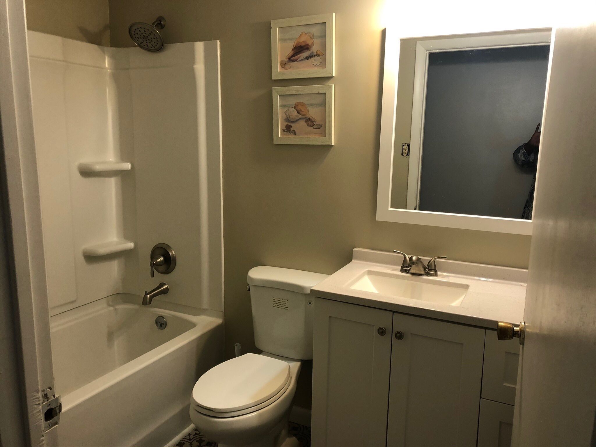 Cozy comfortable home near lakes, parks and downtown Sumter