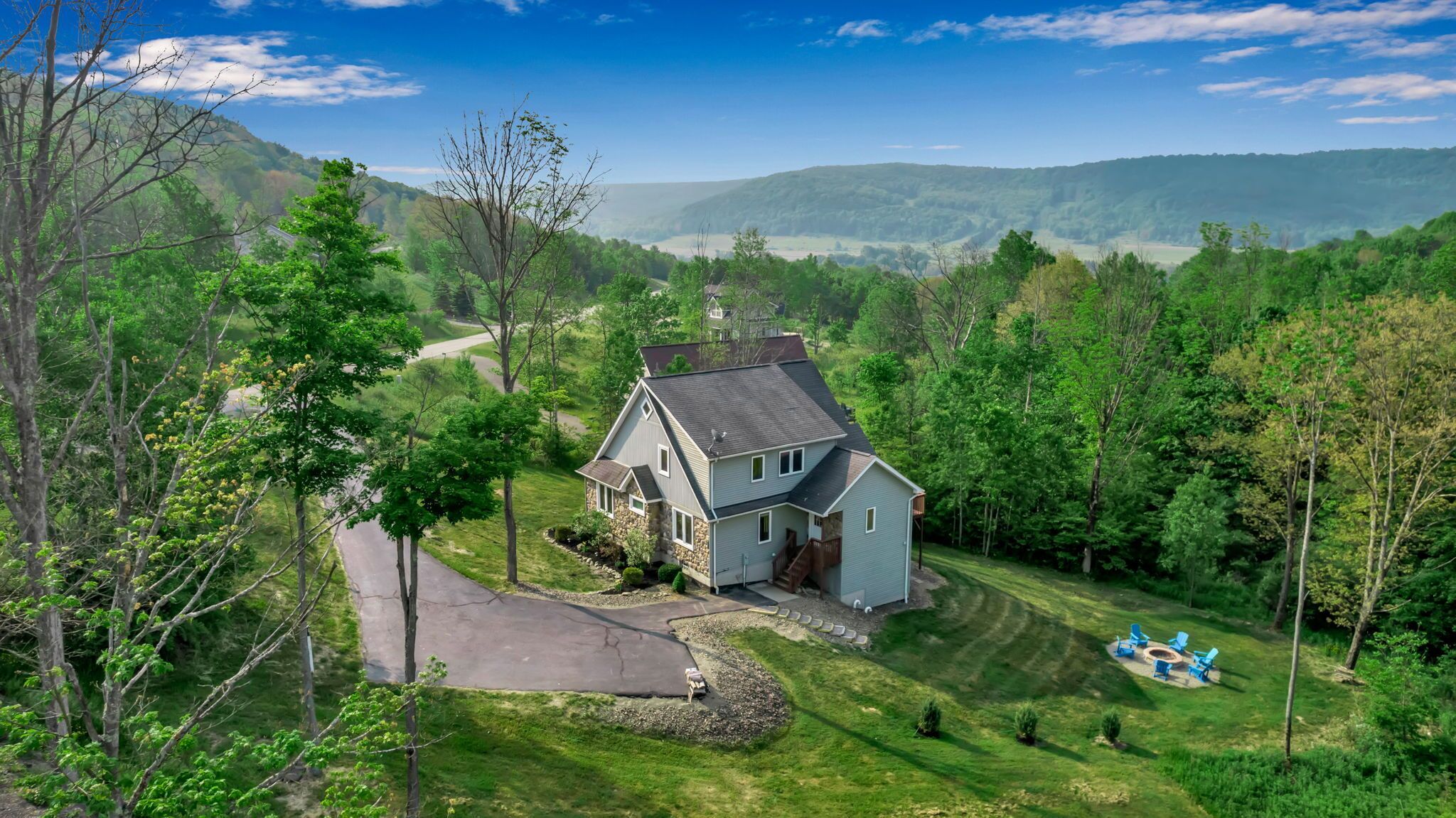 Ellicottville Ski Chalet with Mountain Views (virtual tour included)!