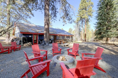 Updated Rustic Retreat Cabin: Walk to Payette Lake