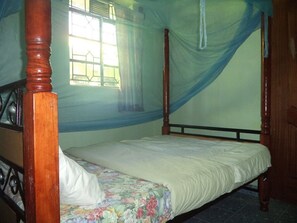 Desk, bed sheets - Millennium Guest House (Narok)