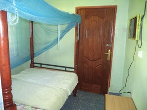 Desk, bed sheets - Millennium Guest House (Narok)