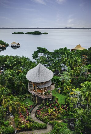 Tree House | Hypo-allergenic bedding, free minibar, in-room safe - NAYARA Bocas del Toro (Isla Frangipani)