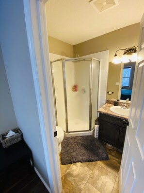 Bathroom - Canadian Aloha (St. Paul)