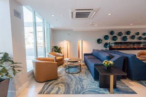 Lobby sitting area -  H2O Hermosa Beach Hotel (Hermosa Beach)