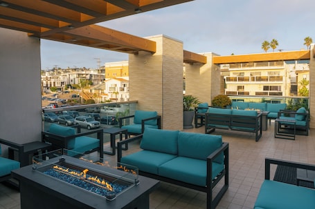Exterior. H2O Hermosa Beach Hotel