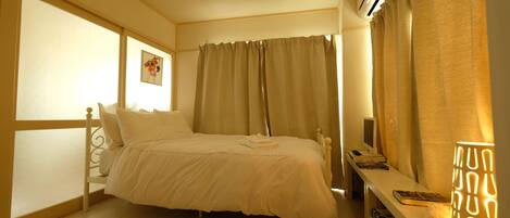 Selimut bulu angsa dan didekorasi berbeda-beda