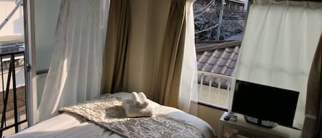 1 bedroom, down comforters, individually decorated