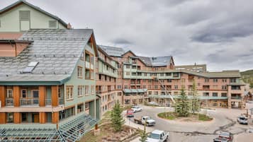 Condo, 2 Bedrooms | Exterior